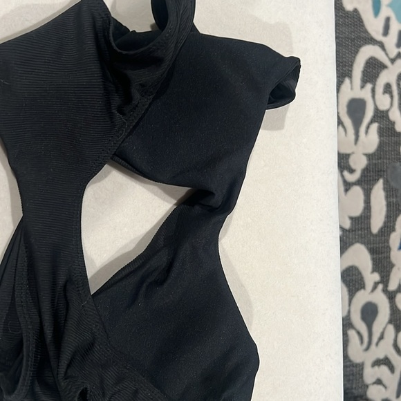 black bathing suit top with double band in front - Picture 3 of 3